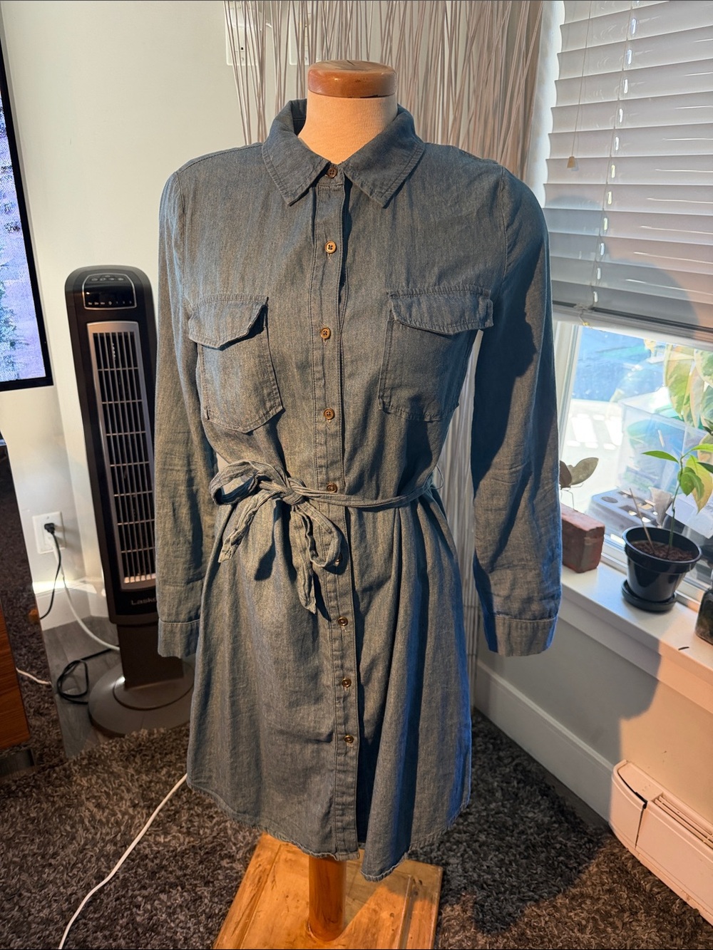JustFab Chambray Shirt Dress in Blue S - Picture 8 of 10